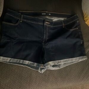 Size 22 dark wash jean shorts